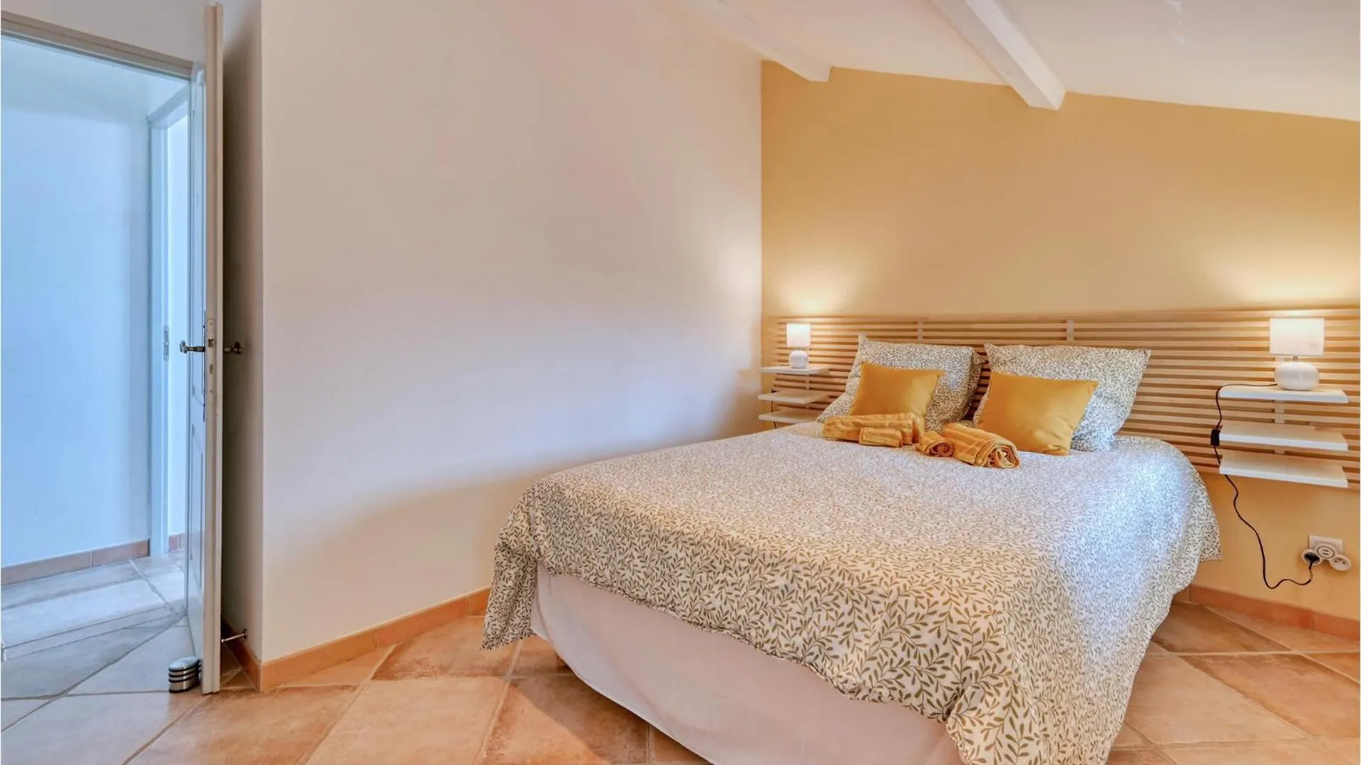 Holiday home Nice Home In Sanary-Sur-Mer With Wifi